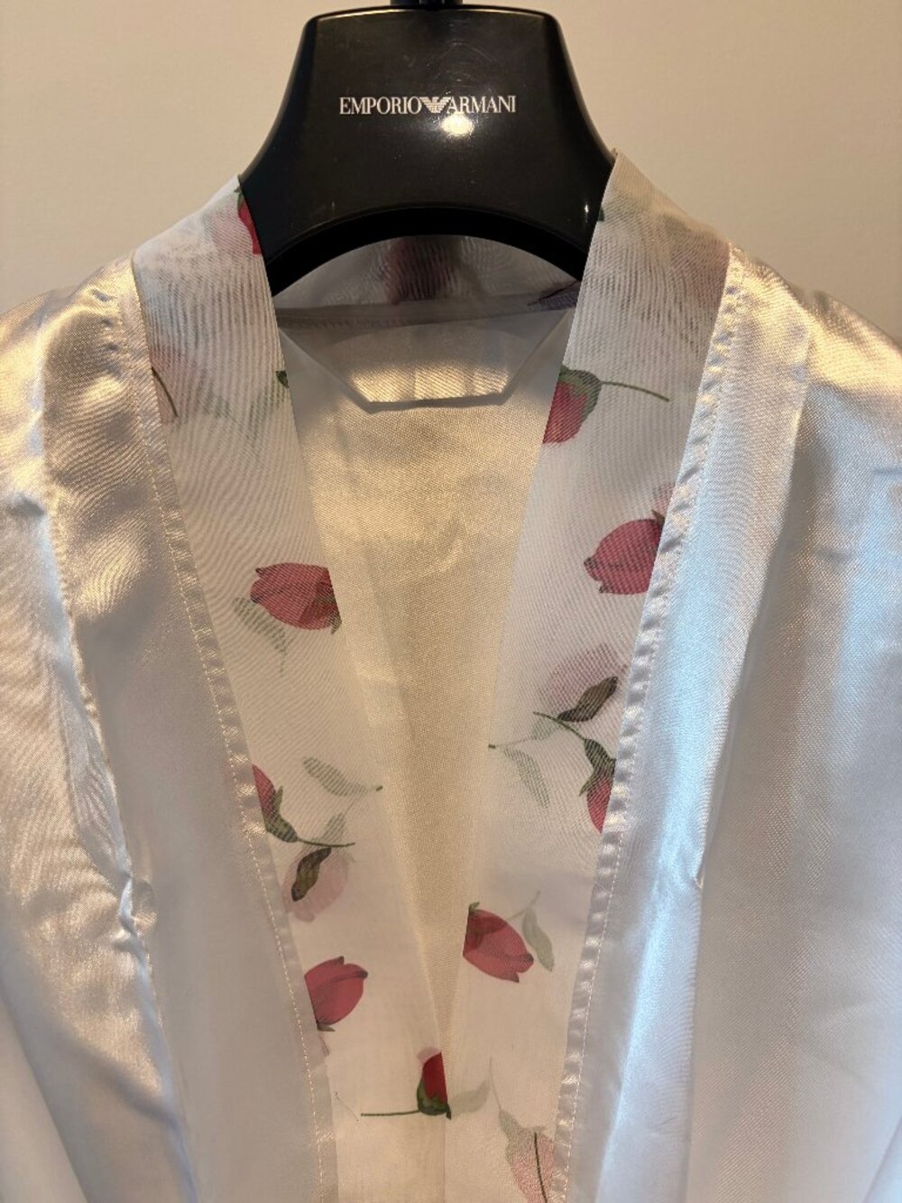 Yves Rocher Satin Robe Kimono - Picture 2 of 5